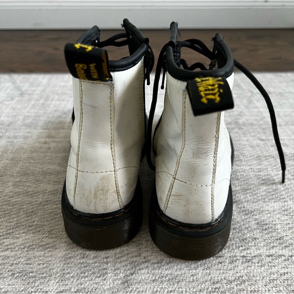 Dr. Martens 1460 J Girl’s White Ankle High Combat Boots Sz 3 - Picture 11 of 12